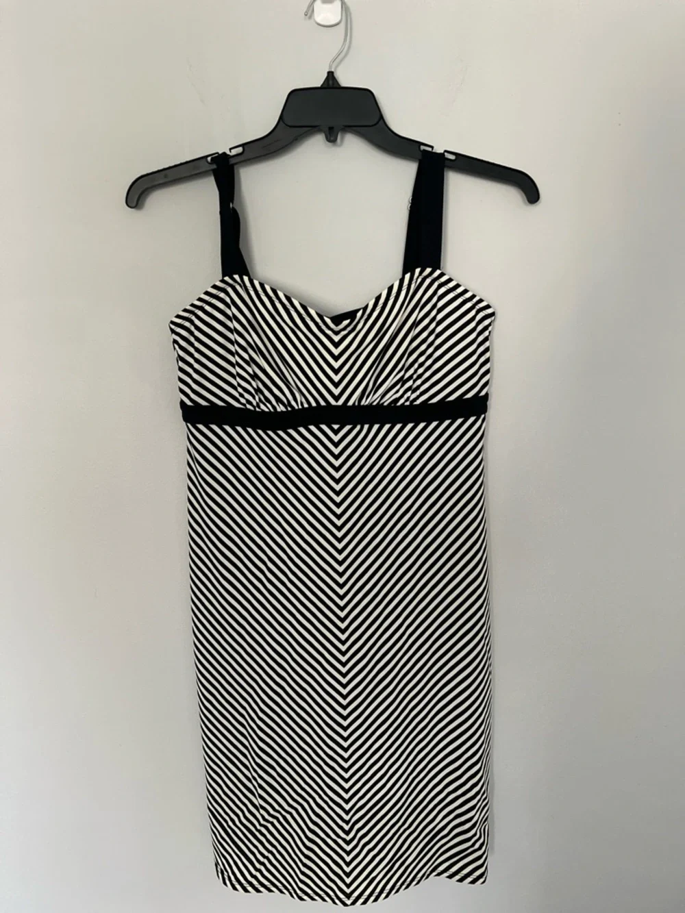 Athleta Stripe Pura Swim Dress size 38 B/C EUC - Picture 3 of 8